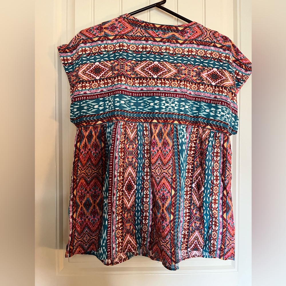 Fun embroidered Savanna Jane top size M. - Picture 2 of 2